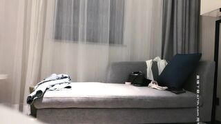 【小宝寻花】约了个高颜值白衣马尾妹子，舌吻口交翘屁股后人床边大力猛操